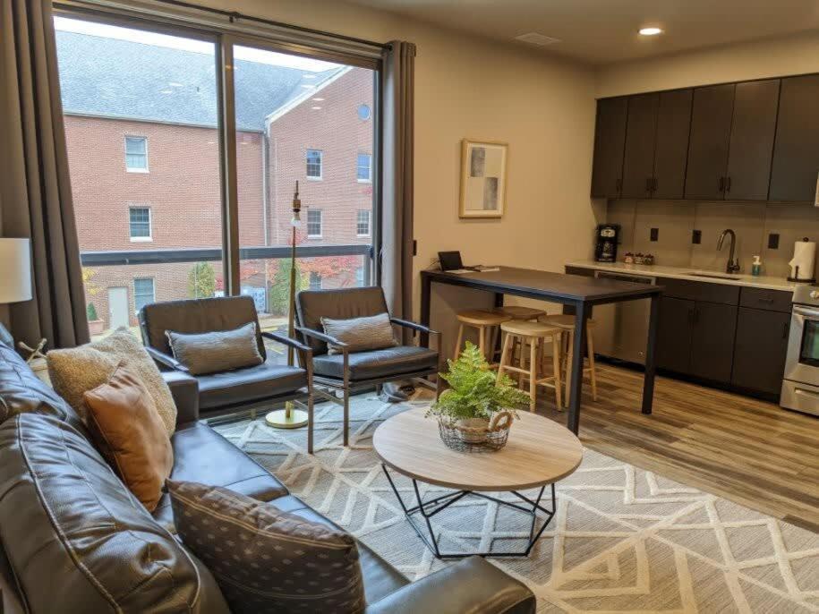 Modern Condo 210 Just Blocks From Lake Michigan Traverse City Buitenkant foto